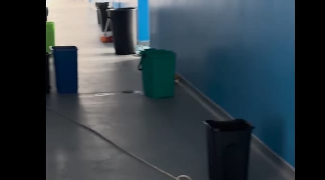 VIDEO Primăria Constanța, minciuni și clarificări în cazul lucrărilor de mântuială de la Școala 7. Chițac a inaugurat o clădire fără acoperiș reparat