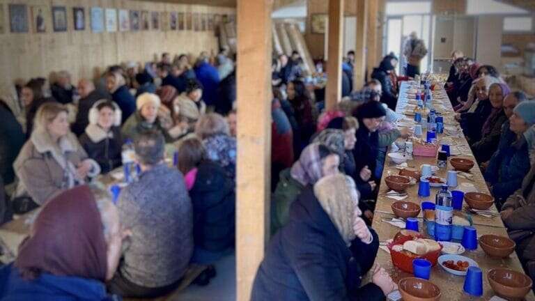 EXCLUSIV | DSVSA Constanța a interzis servirea mesei pentru pelerini la o mănăstire din Arhiepiscopia Tomisului