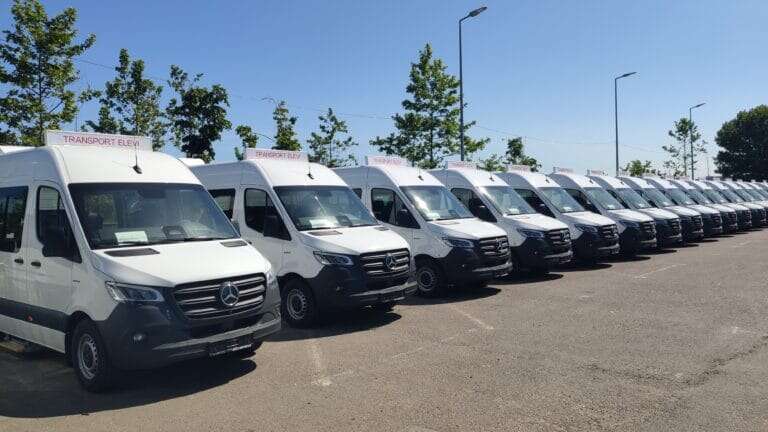 Microbuzele electrice școlare, în atenția Parchetului European. Ministrul Pîslaru: „Același microbuz a costat între 99.000 și 263.000 de euro”
