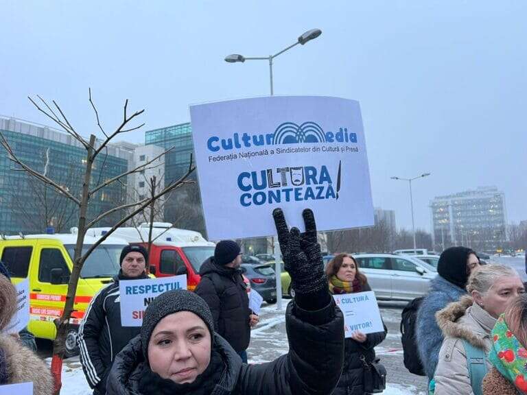 „Cultura contează” – Angajații din instituțiile de cultură din Constanța continuă să protesteze în stradă