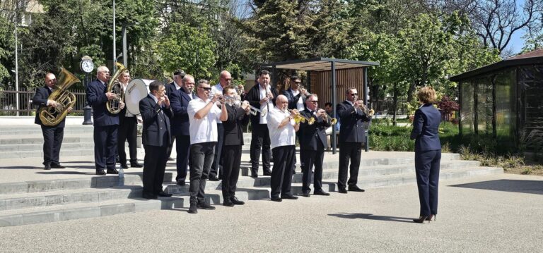 Fanfara „Muzica Apelor” deschide sezonul concertelor în aer liber