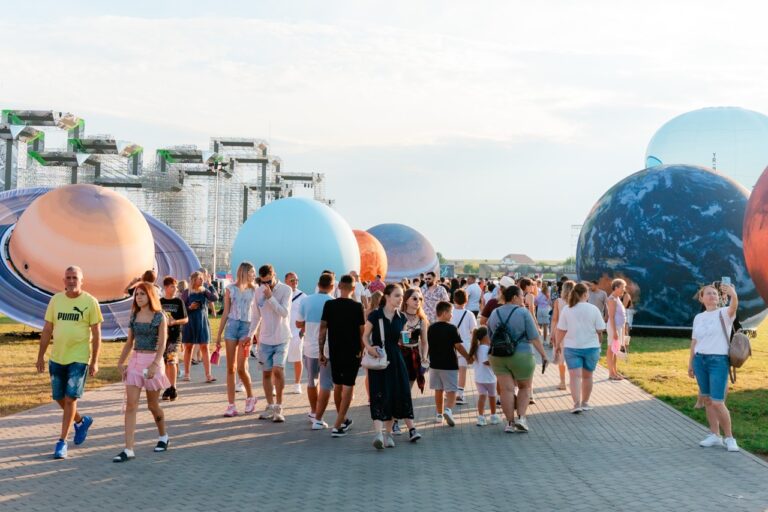 S-a deschis cea mai mare stațiune de entertainment de pe litoral. NIBIRU, prima zi sold out cu 50.000 vizitatori